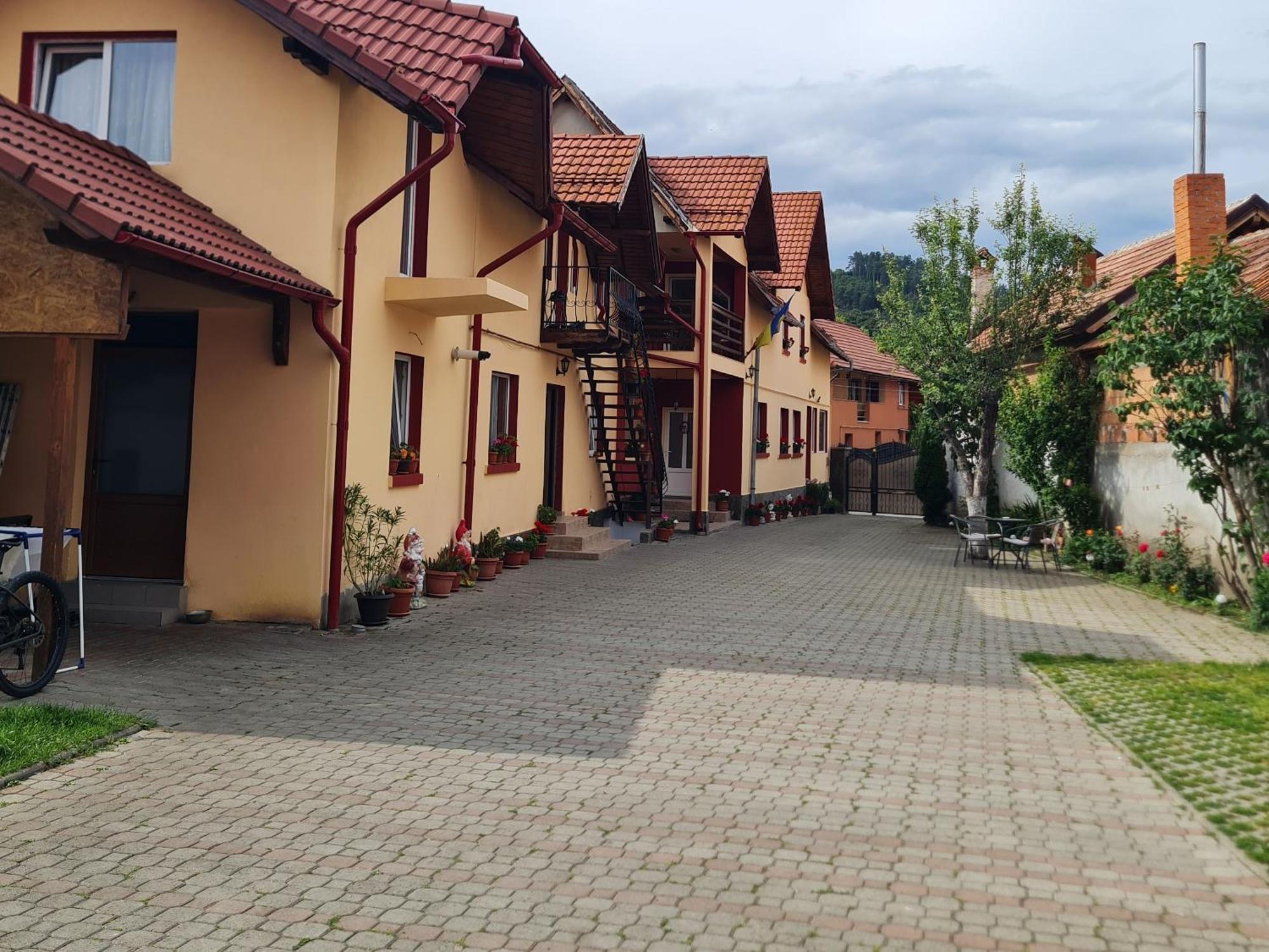 Vila Vladut Zărneşti Bagian luar foto